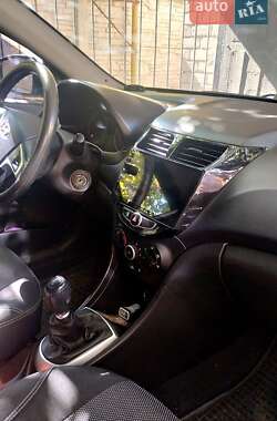 Седан Hyundai Accent 2013 в Павлограде