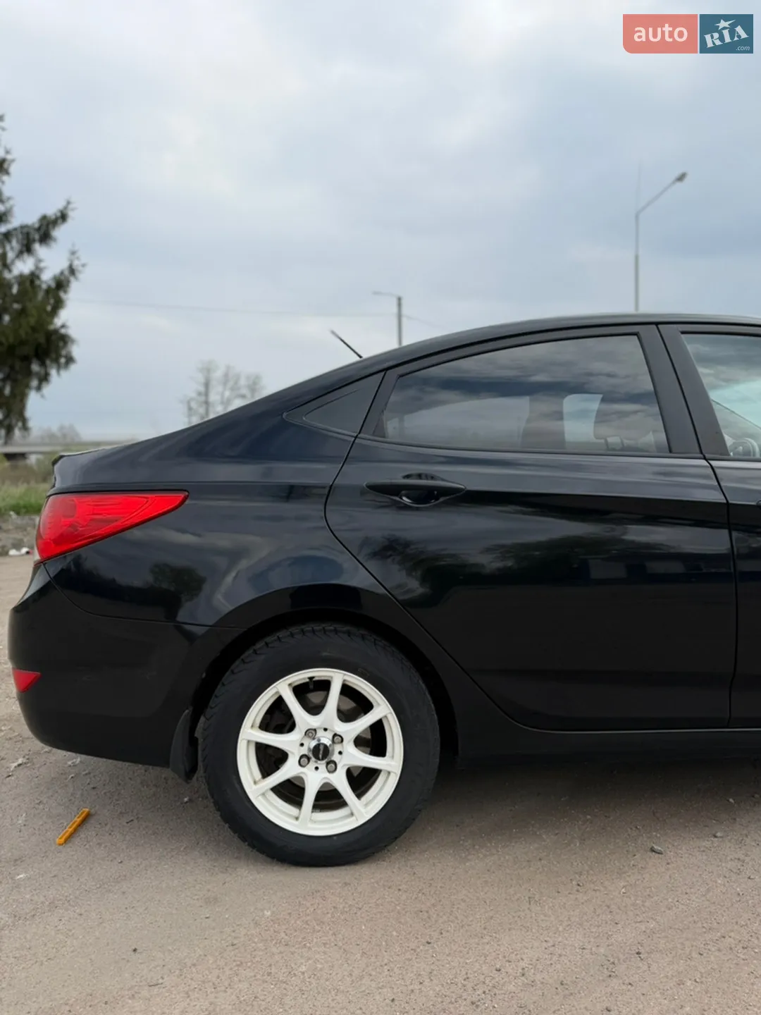 2011 Hyundai Accent - мініатюра 11