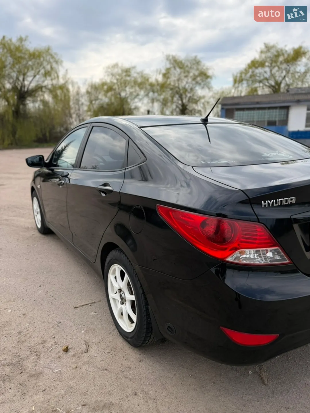 2011 Hyundai Accent - мініатюра 16