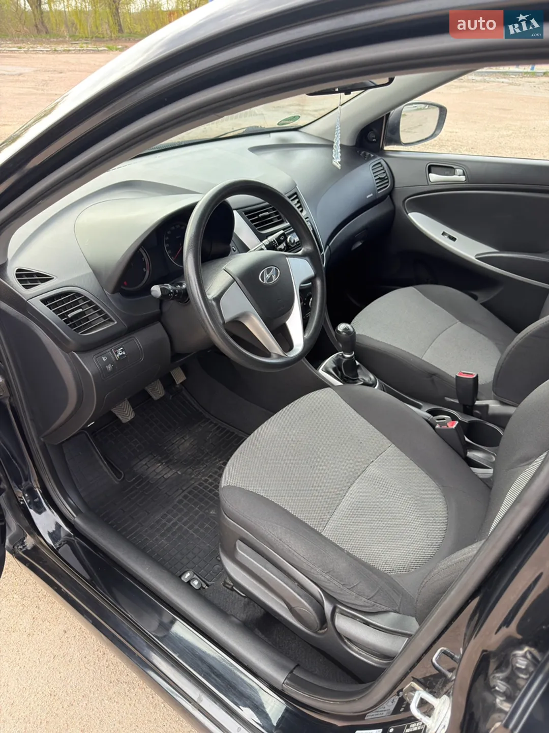 2011 Hyundai Accent - мініатюра 29