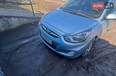 Седан Hyundai Accent 2011 в Прилуках