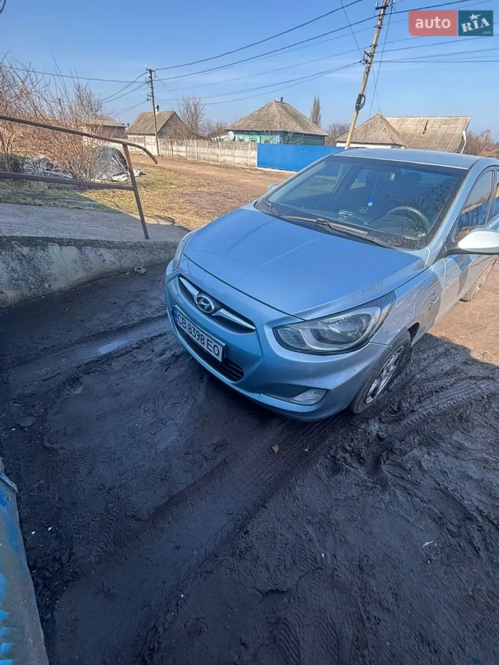 2011 Hyundai Accent - мініатюра 11