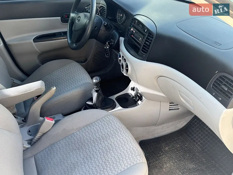 Hyundai Accent 2008 VIN Y6LCM41VP8L201623 фото оголошення 2 з 36