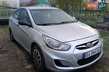 Седан Hyundai Accent 2012 в Кривому Озері