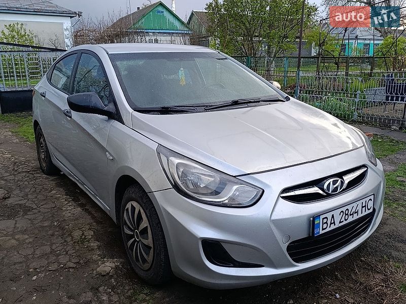 Hyundai Accent 2012