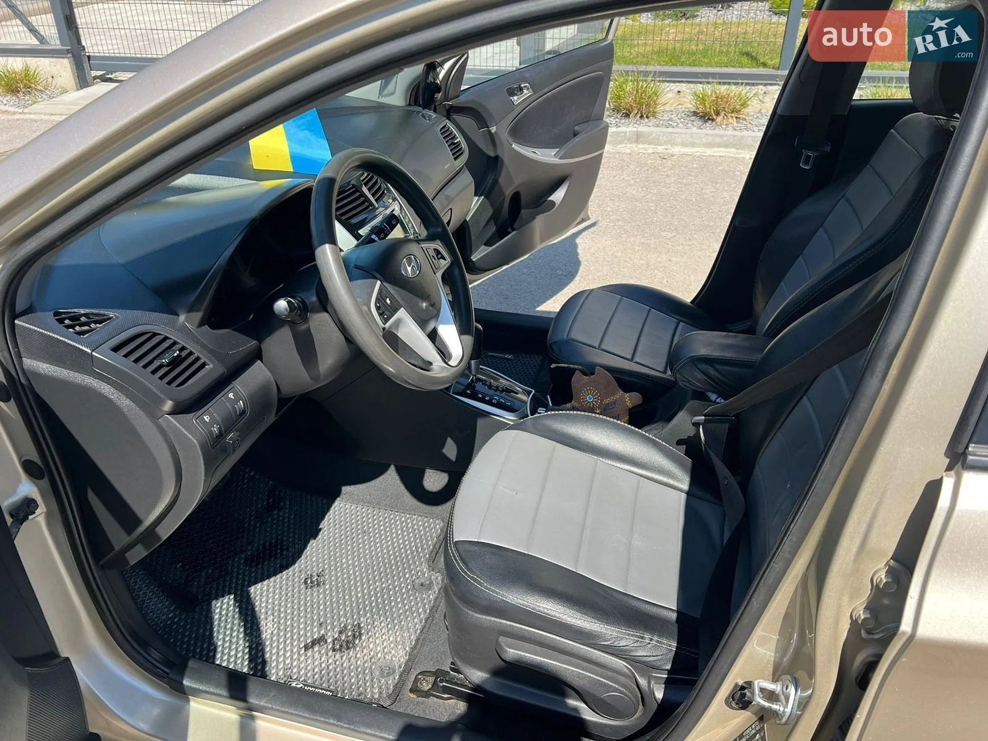 2012 Hyundai Accent - мініатюра 9