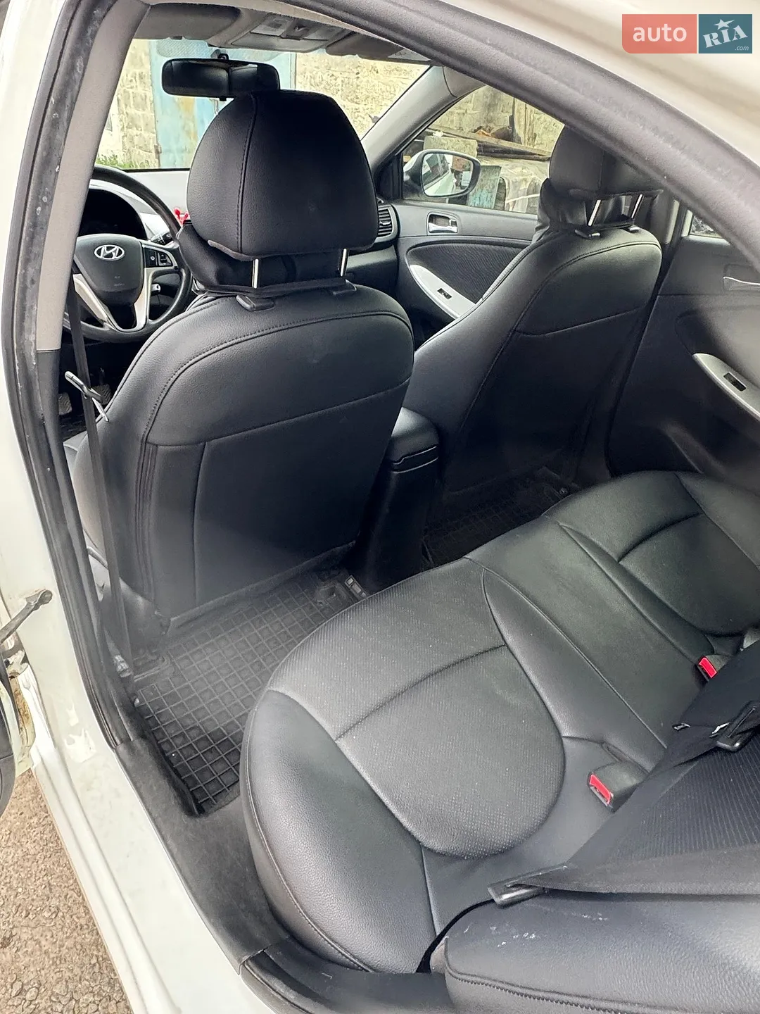 2011 Hyundai Accent - мініатюра 8