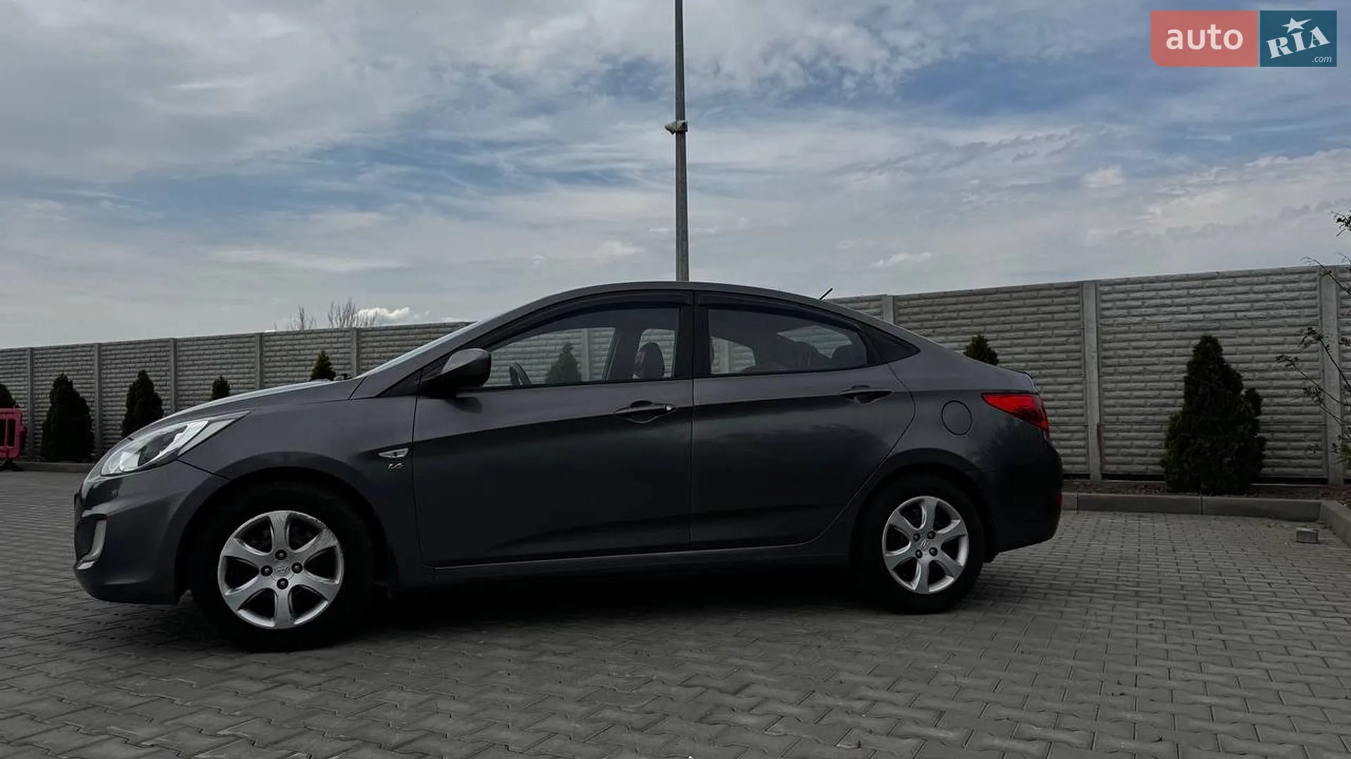 2011 Hyundai Accent - мініатюра 2