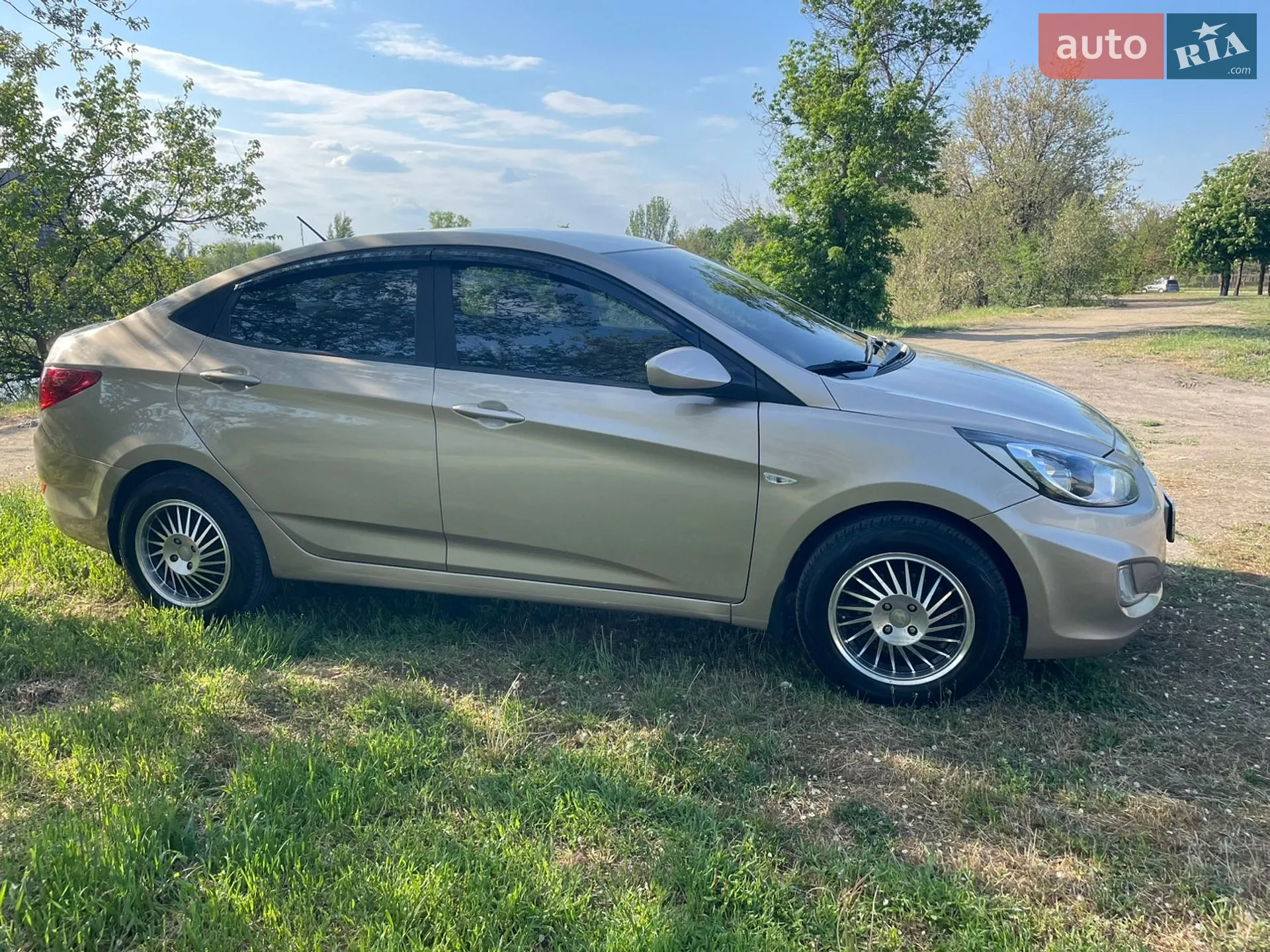 2012 Hyundai Accent - мініатюра 9