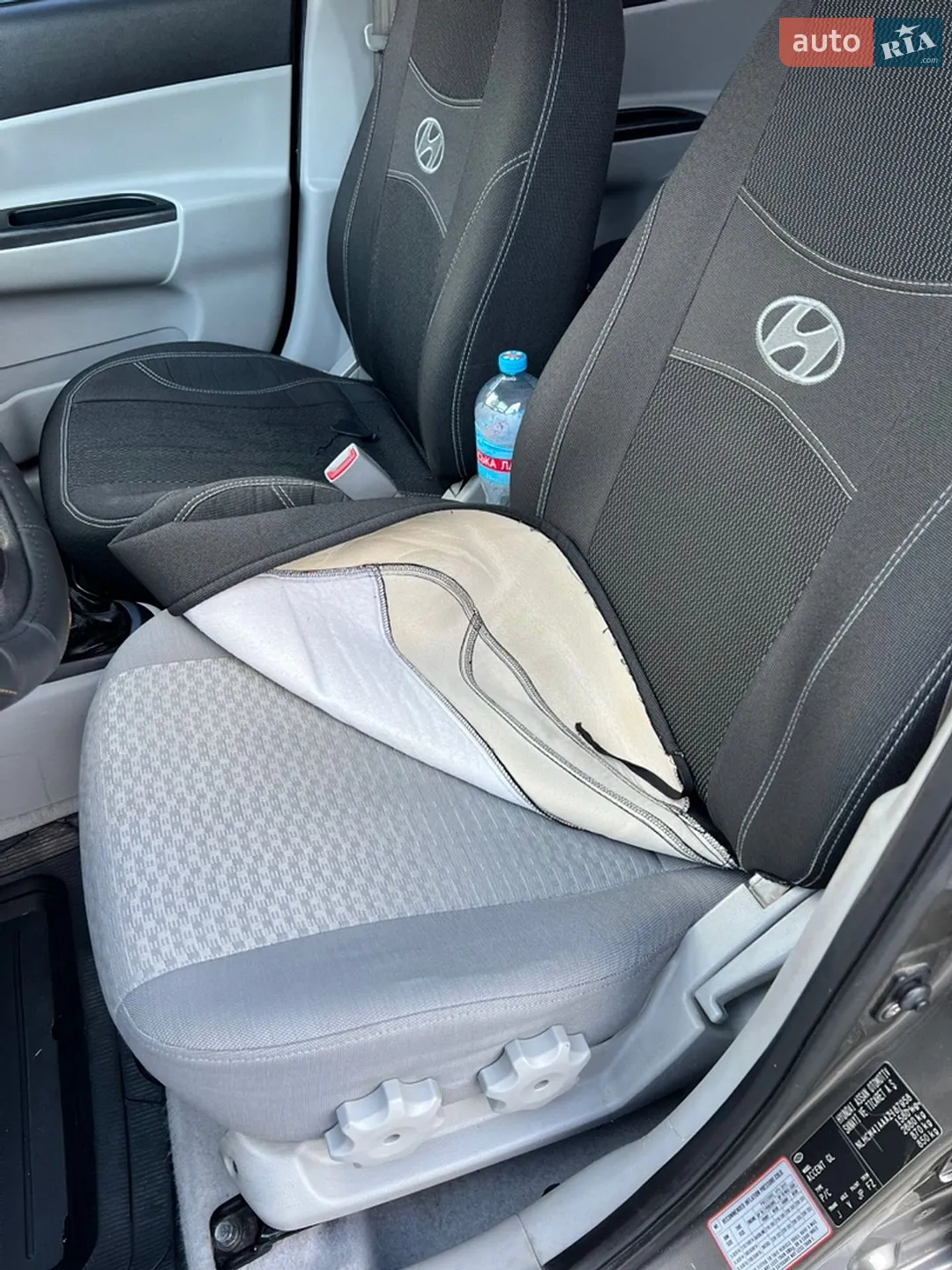 2010 Hyundai Accent - мініатюра 12