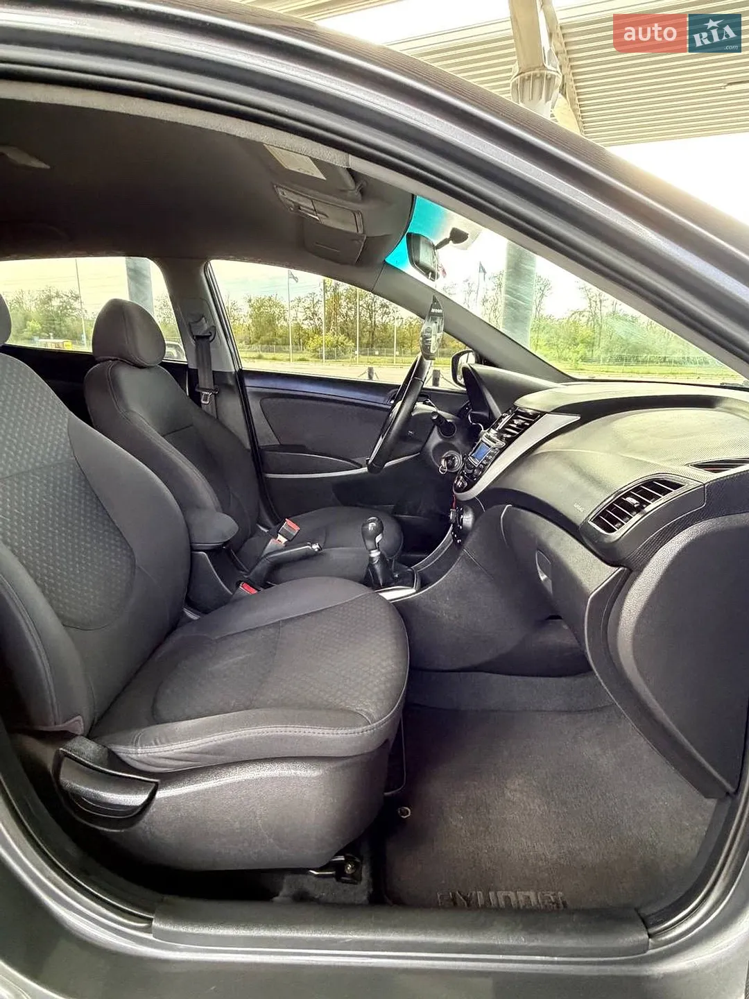 2012 Hyundai Accent - мініатюра 16