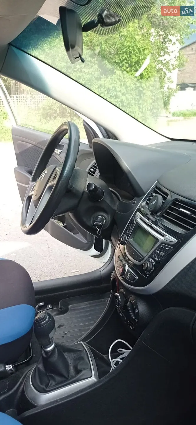 2012 Hyundai Accent - мініатюра 17