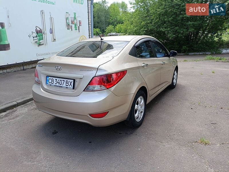 Седан Hyundai Accent 2011 в Чернигове