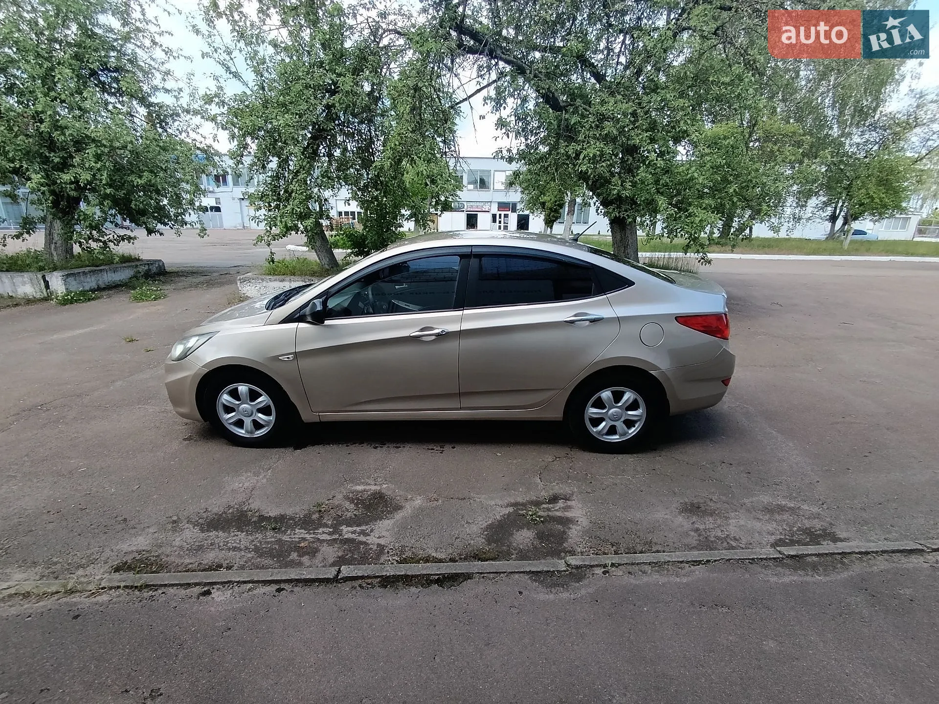 2011 Hyundai Accent - мініатюра 2