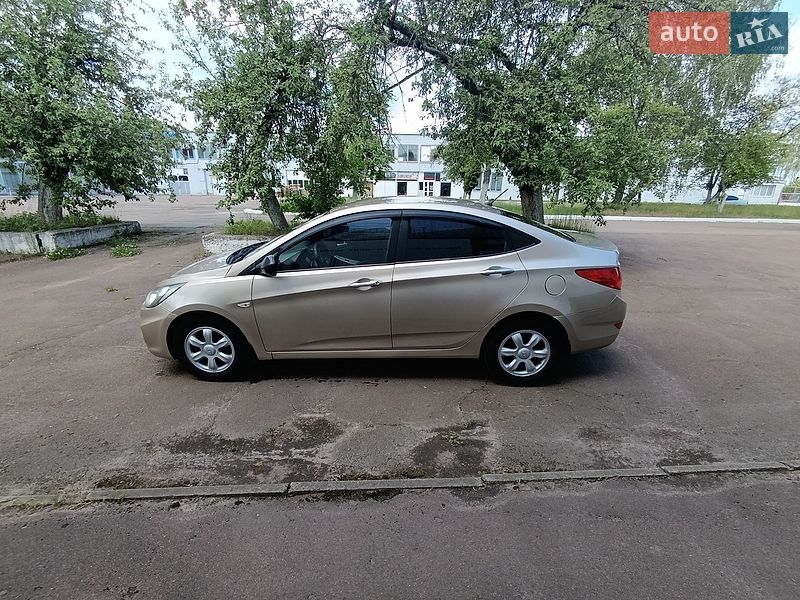 Седан Hyundai Accent 2011 в Чернигове