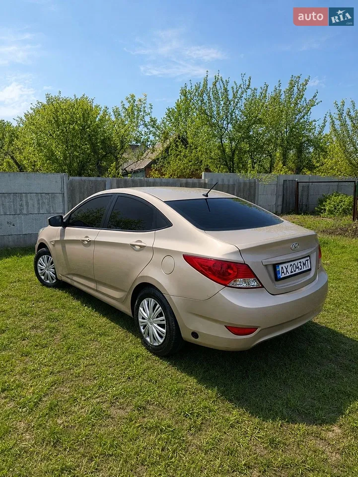 2011 Hyundai Accent - мініатюра 9