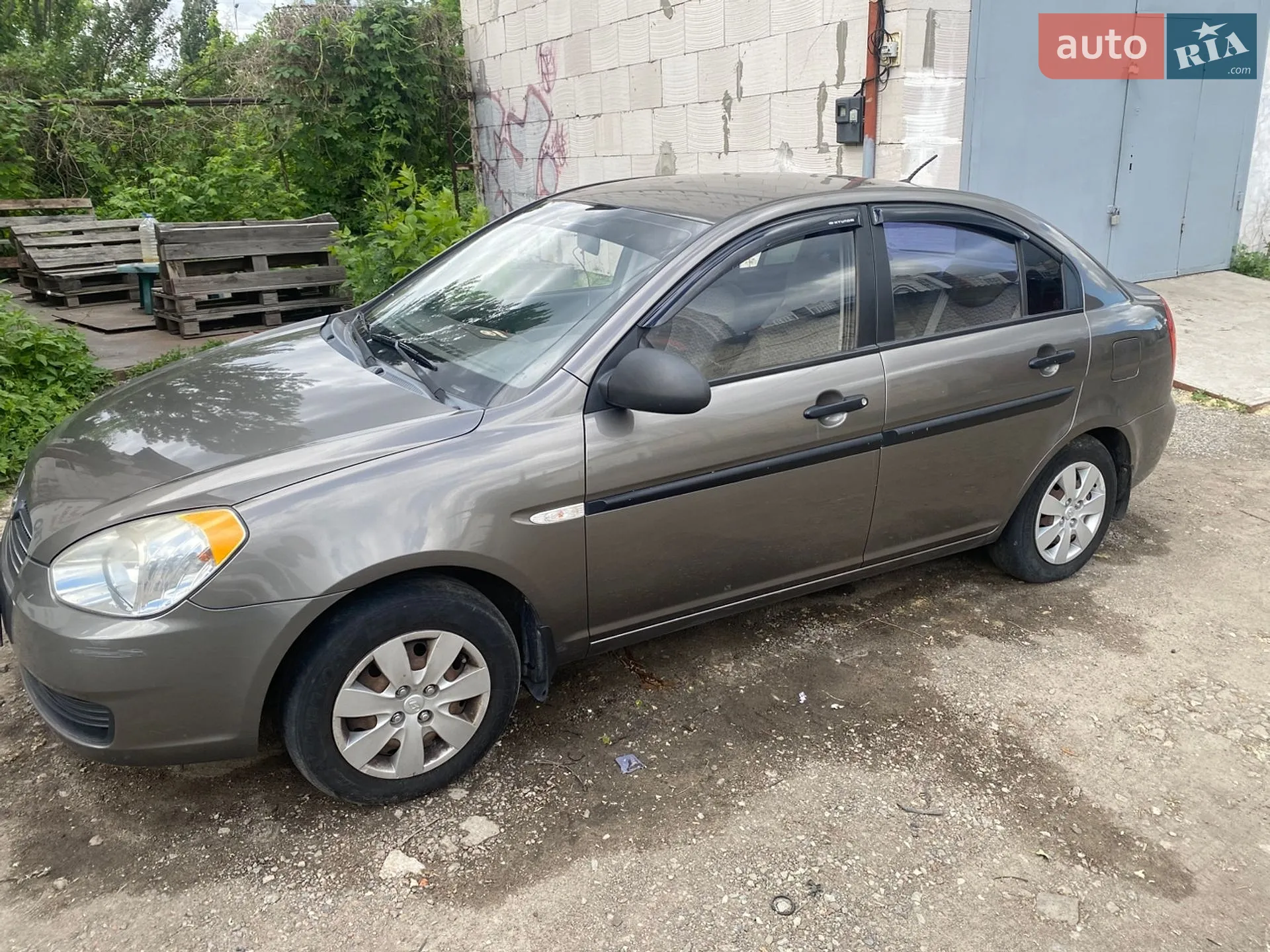 2010 Hyundai Accent - мініатюра 2