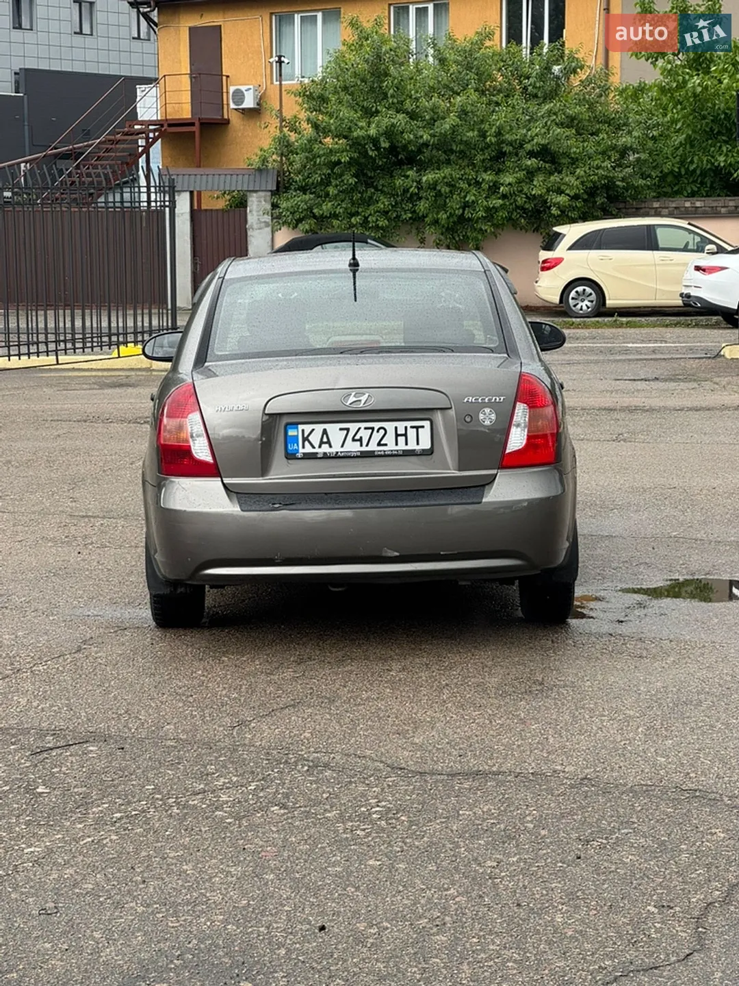 2010 Hyundai Accent - мініатюра 9