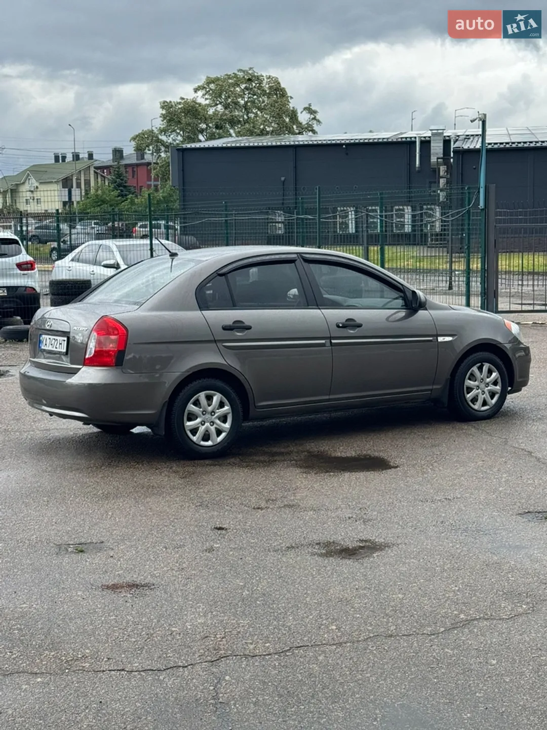 2010 Hyundai Accent - мініатюра 11