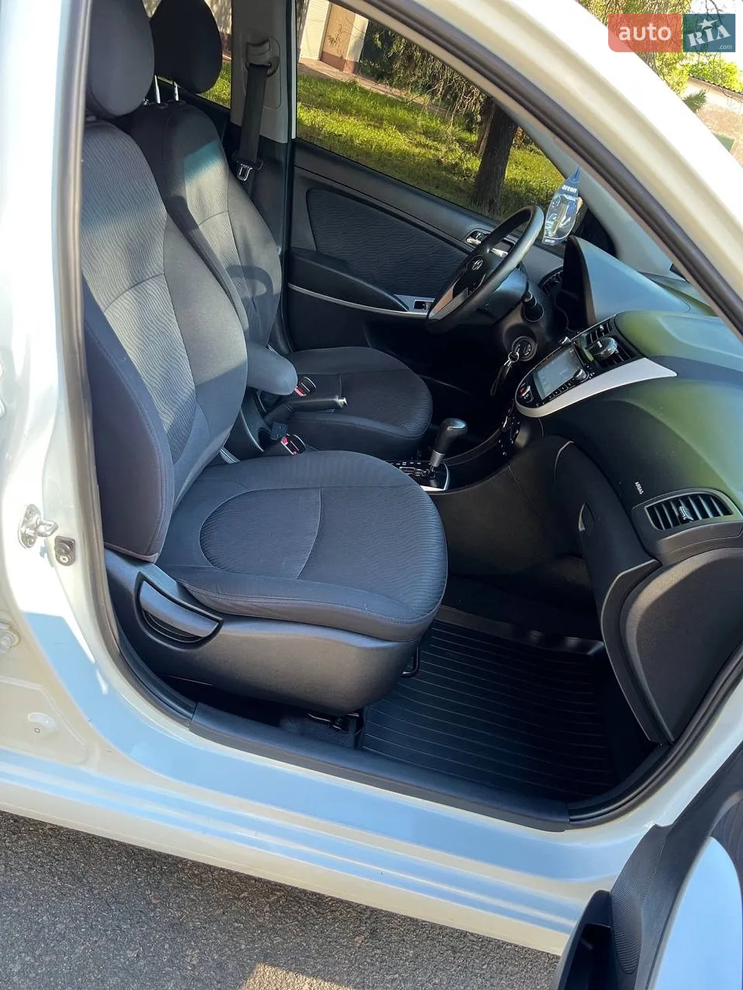 2012 Hyundai Accent - мініатюра 20