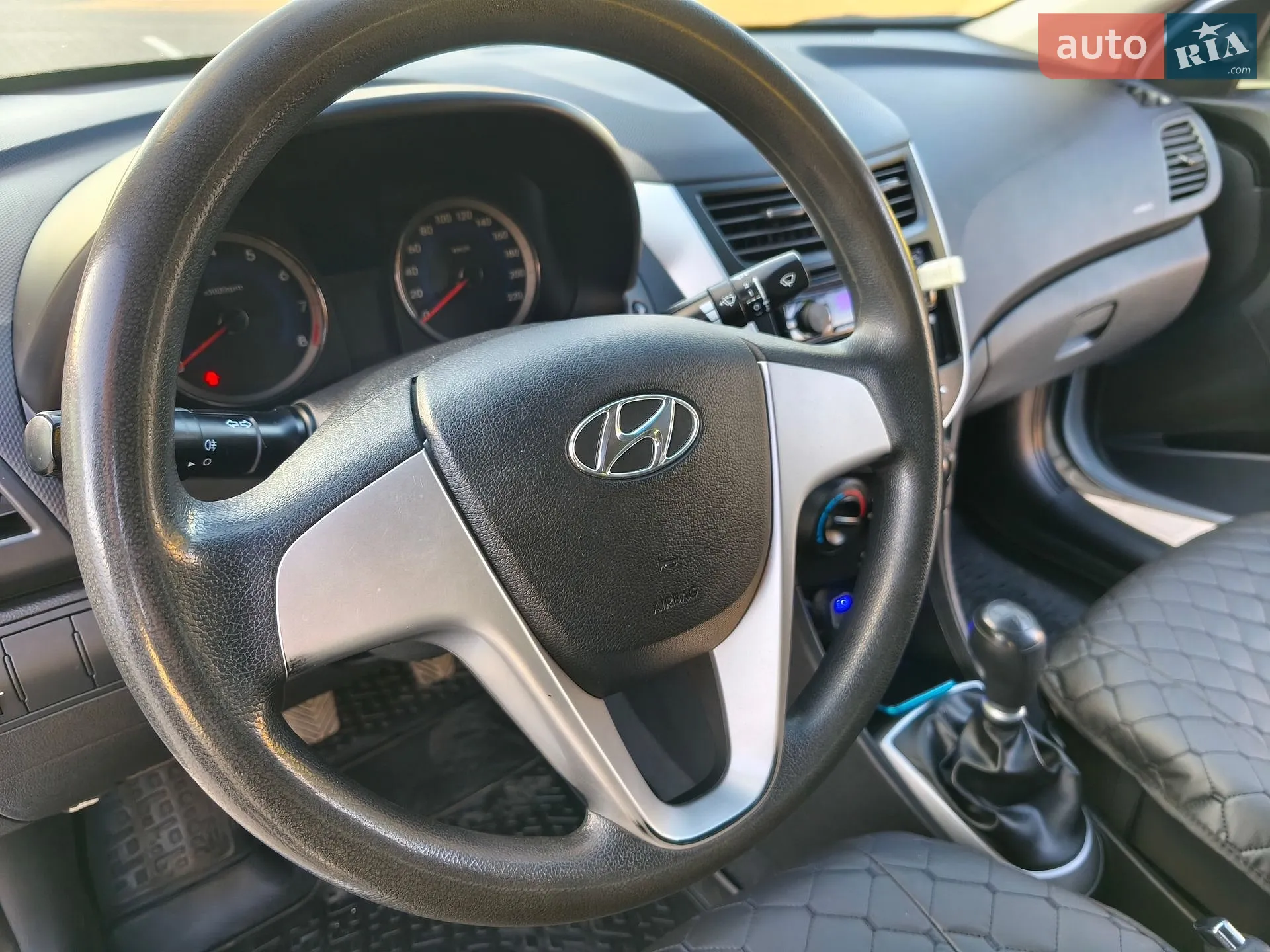 2011 Hyundai Accent - мініатюра 31