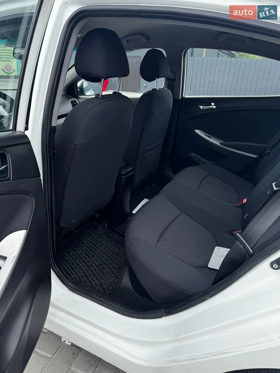 2012 Hyundai Accent - мініатюра 12