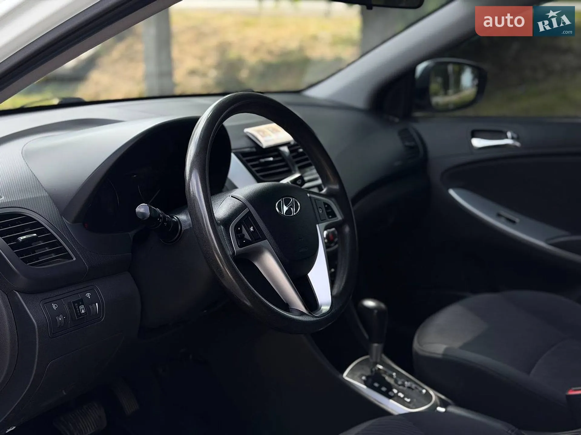 2011 Hyundai Accent - мініатюра 11