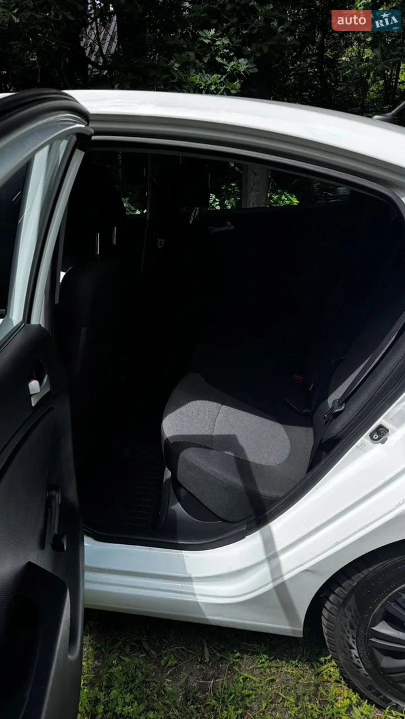 2012 Hyundai Accent - мініатюра 15