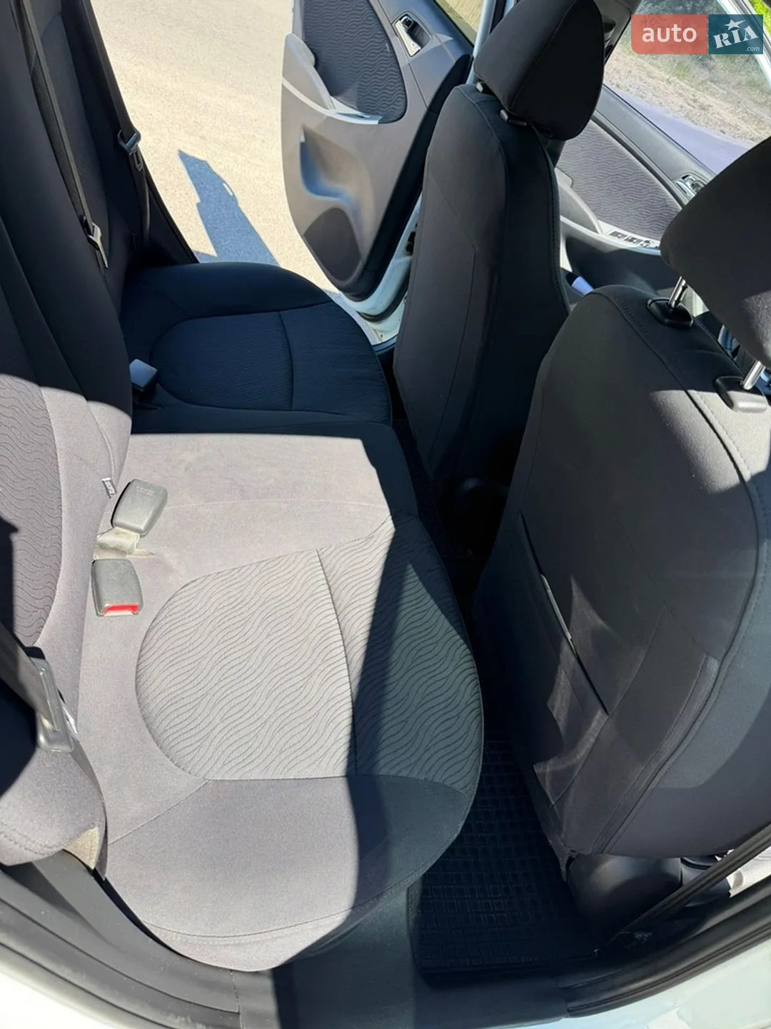 2011 Hyundai Accent - мініатюра 9