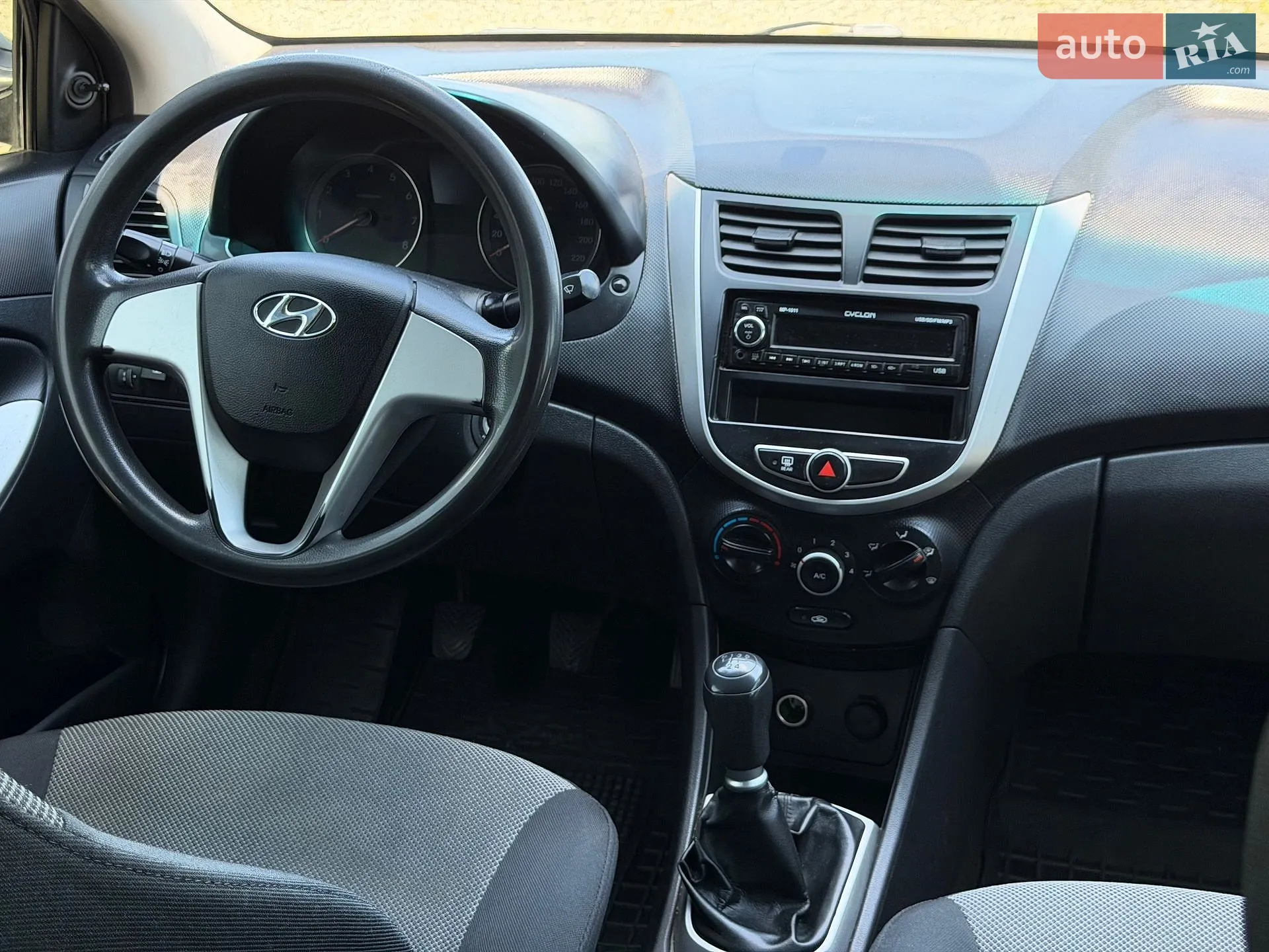 2011 Hyundai Accent - мініатюра 25