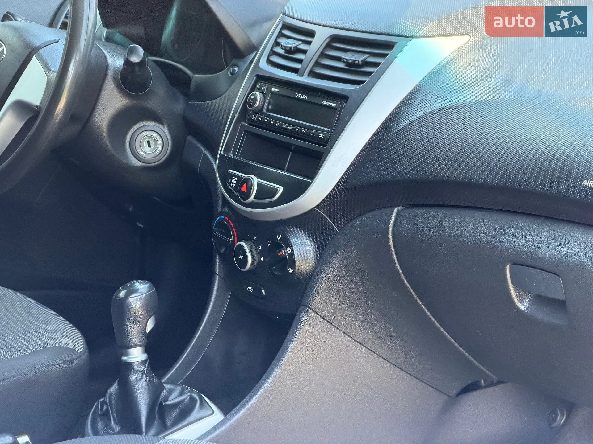 2011 Hyundai Accent - мініатюра 34
