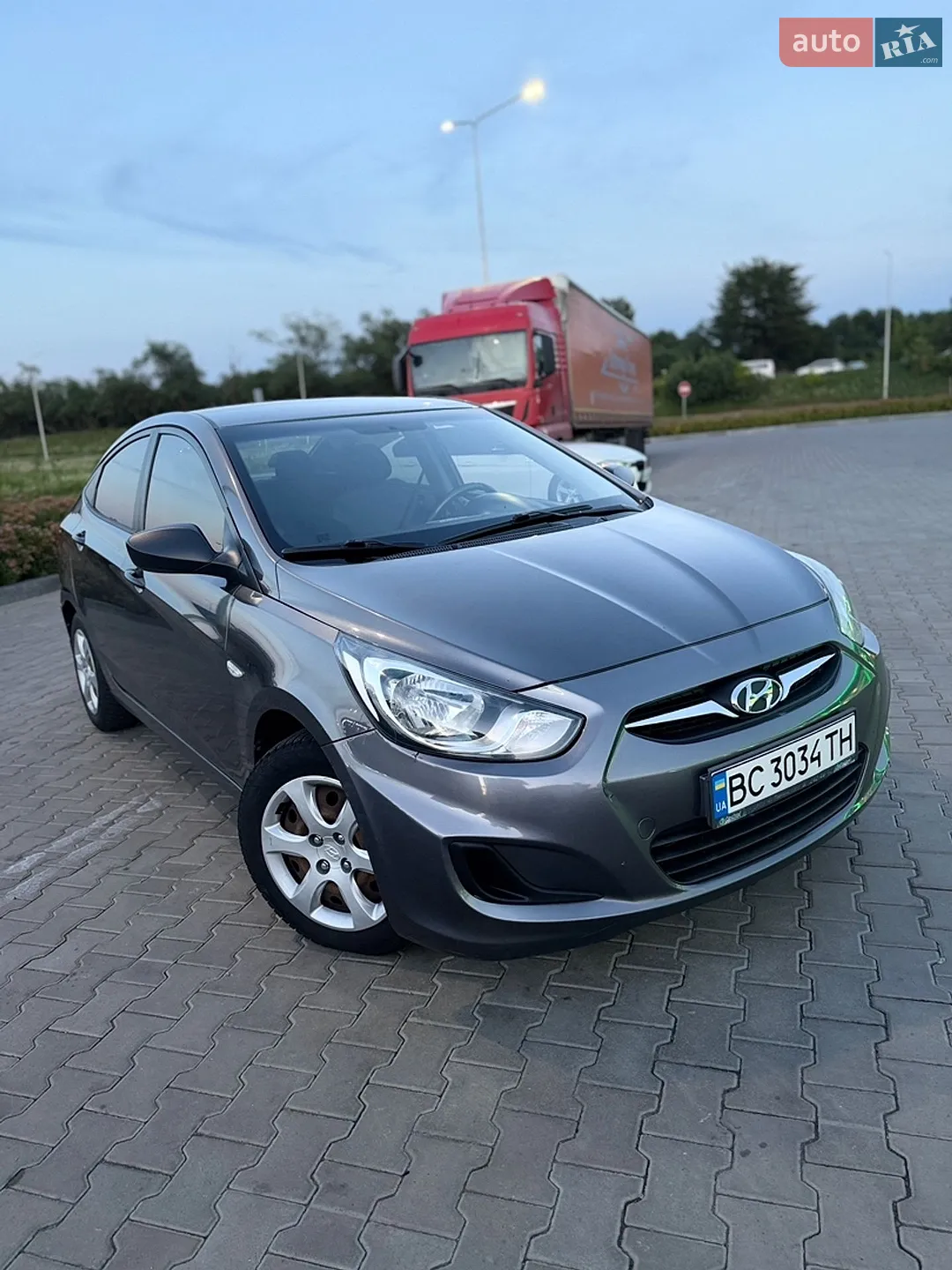 2011 Hyundai Accent - мініатюра 2