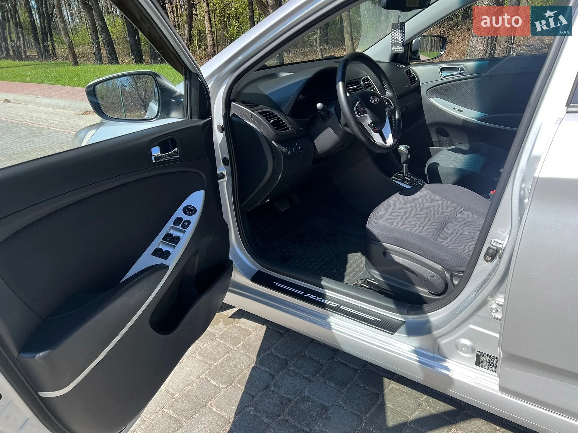 2012 Hyundai Accent - мініатюра 8