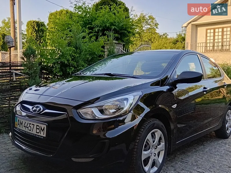 Hyundai Accent 2013