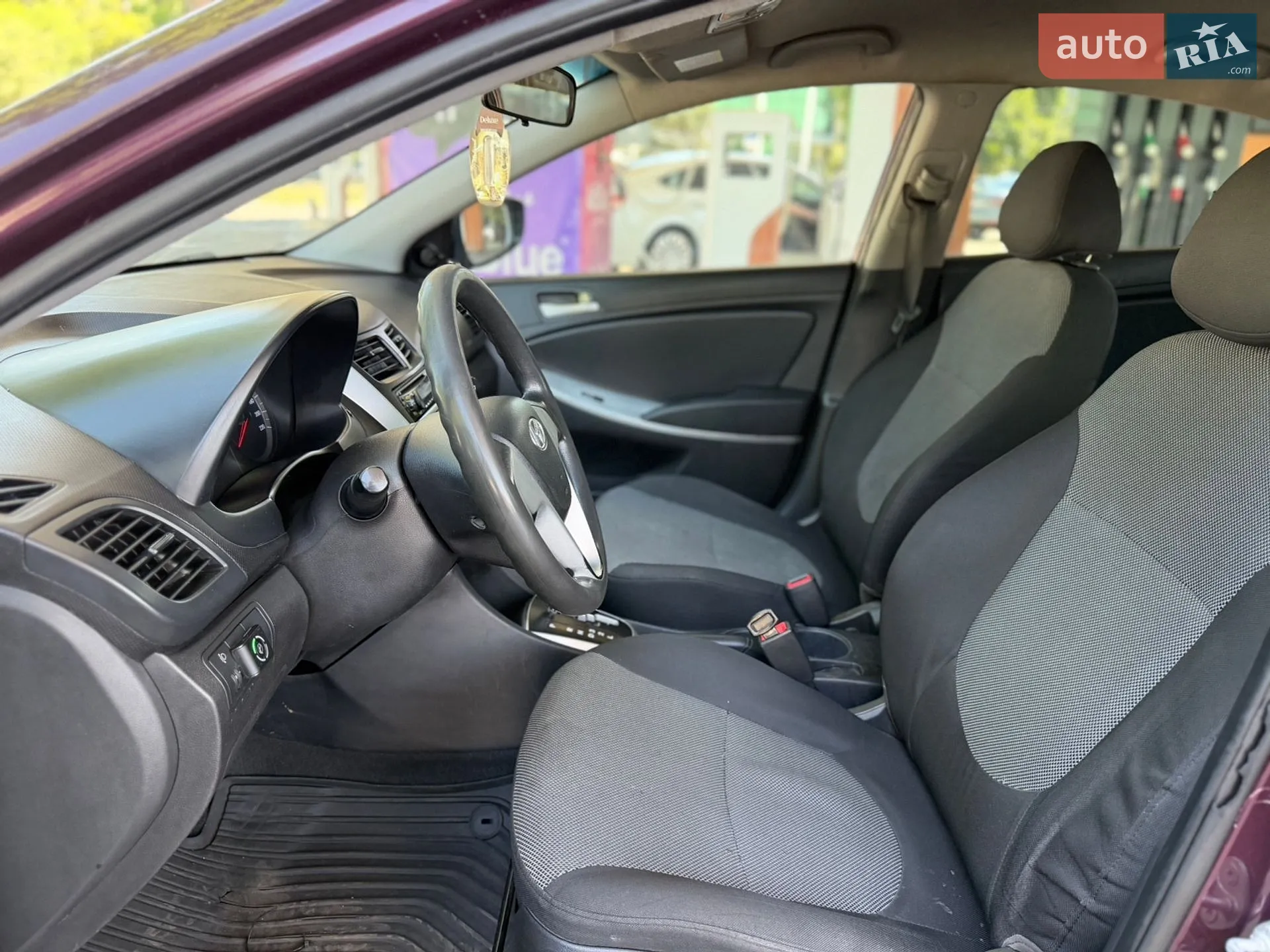 2011 Hyundai Accent - мініатюра 10