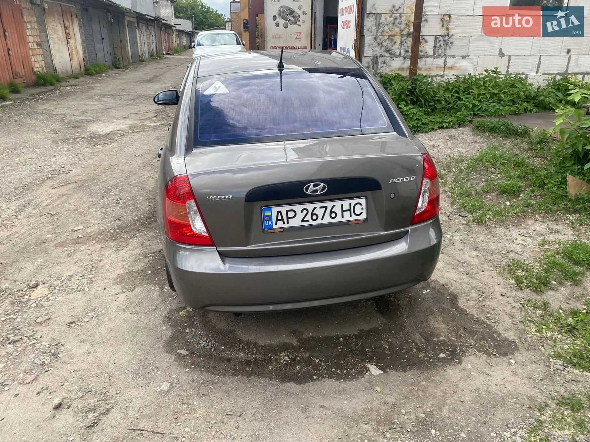 2010 Hyundai Accent - мініатюра 9