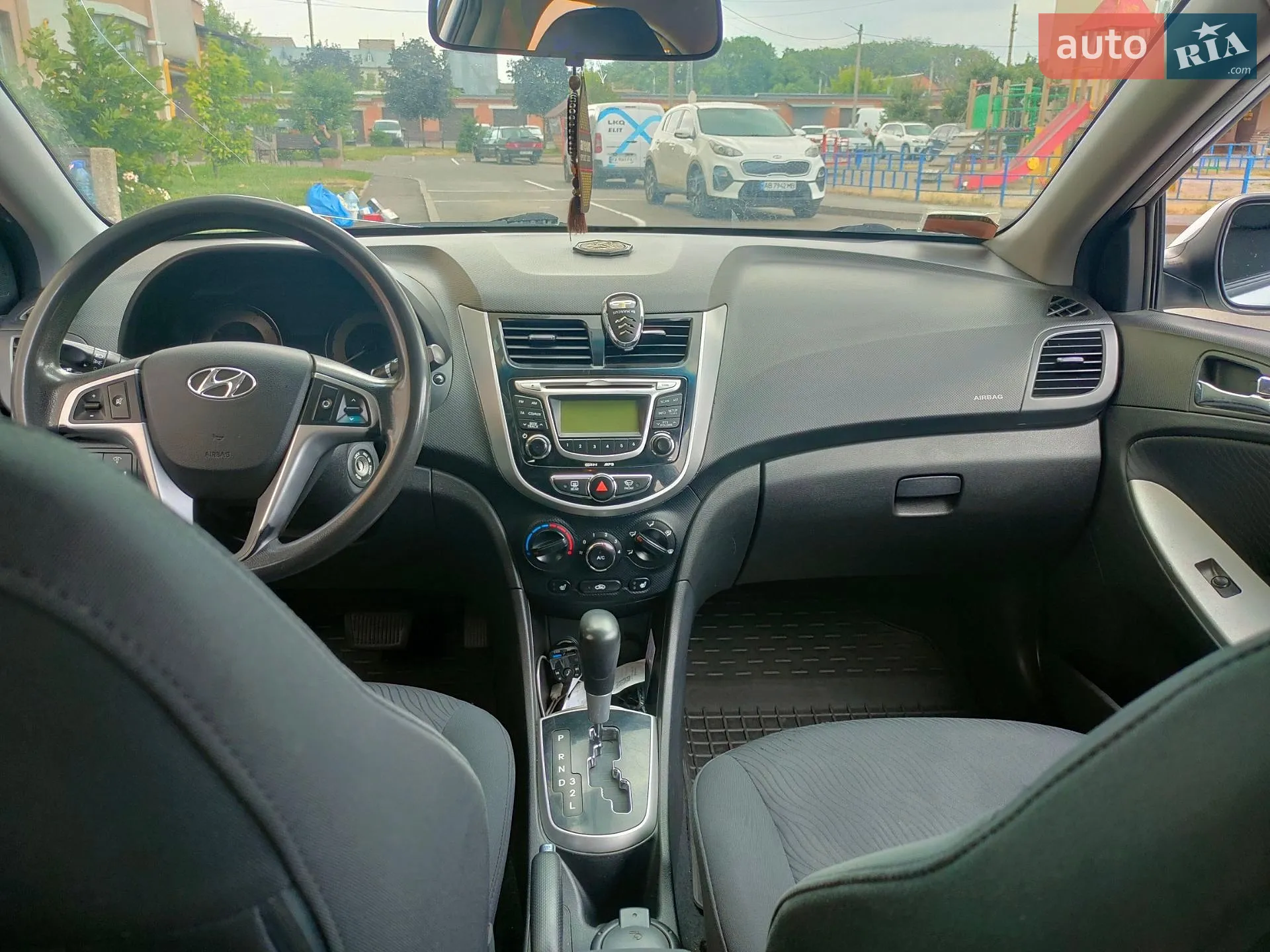 2011 Hyundai Accent - мініатюра 8