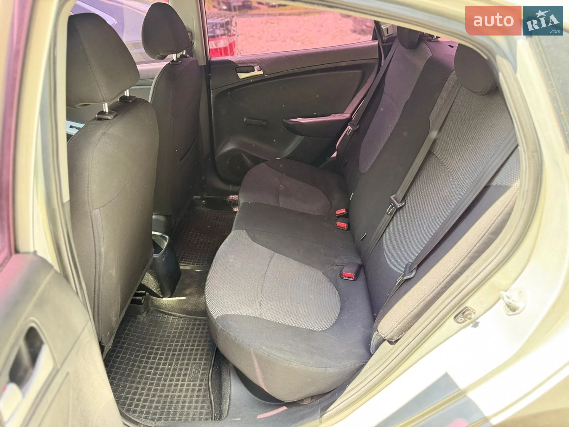 2012 Hyundai Accent - мініатюра 12