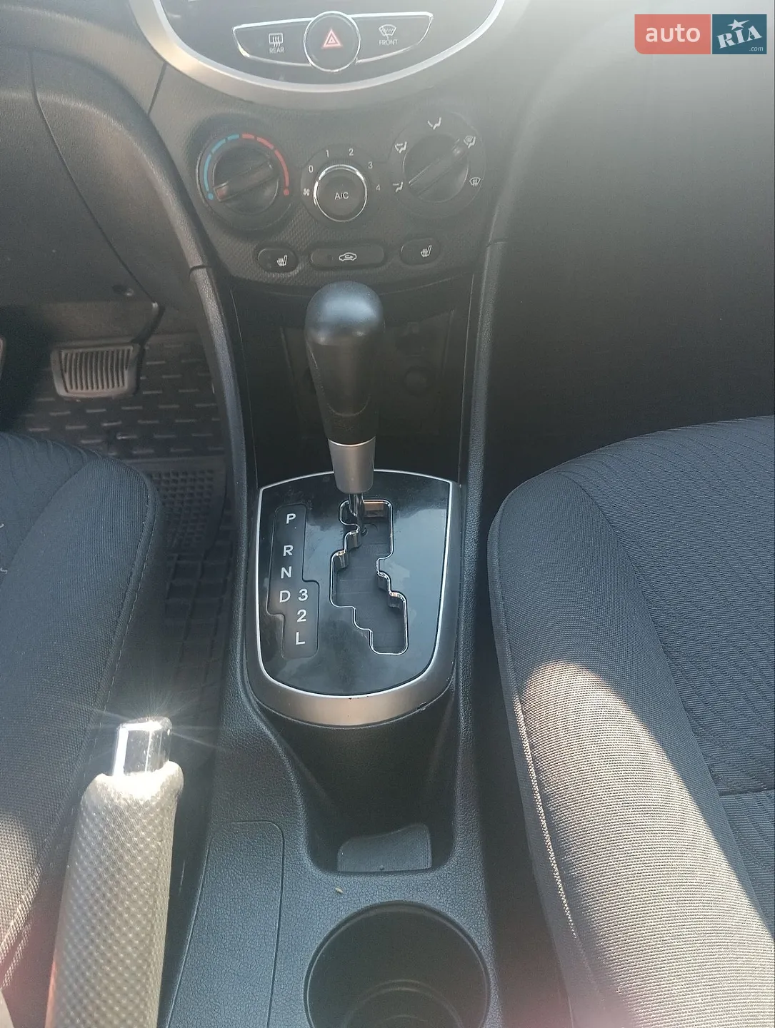 2012 Hyundai Accent - мініатюра 24