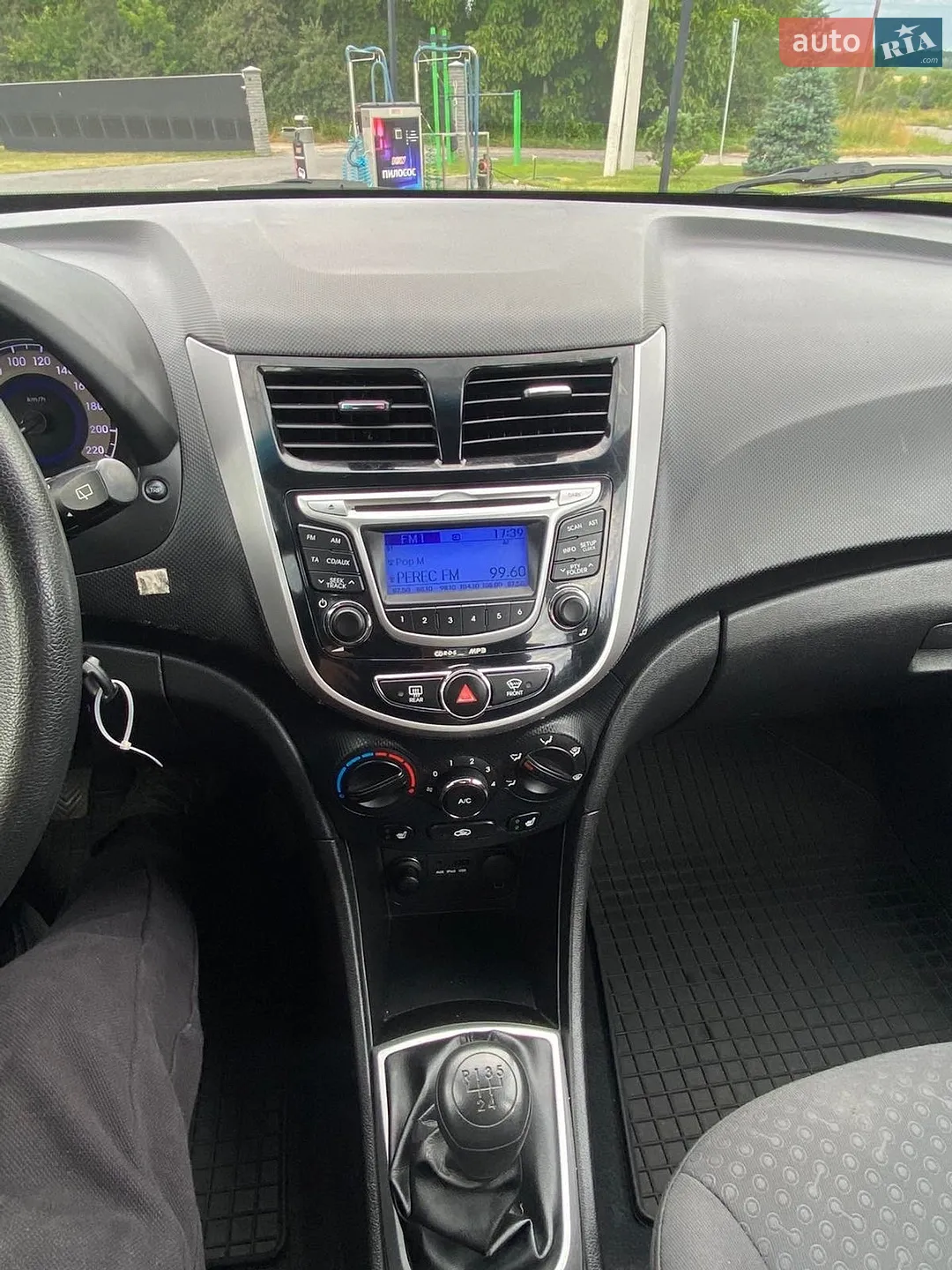2012 Hyundai Accent - мініатюра 11