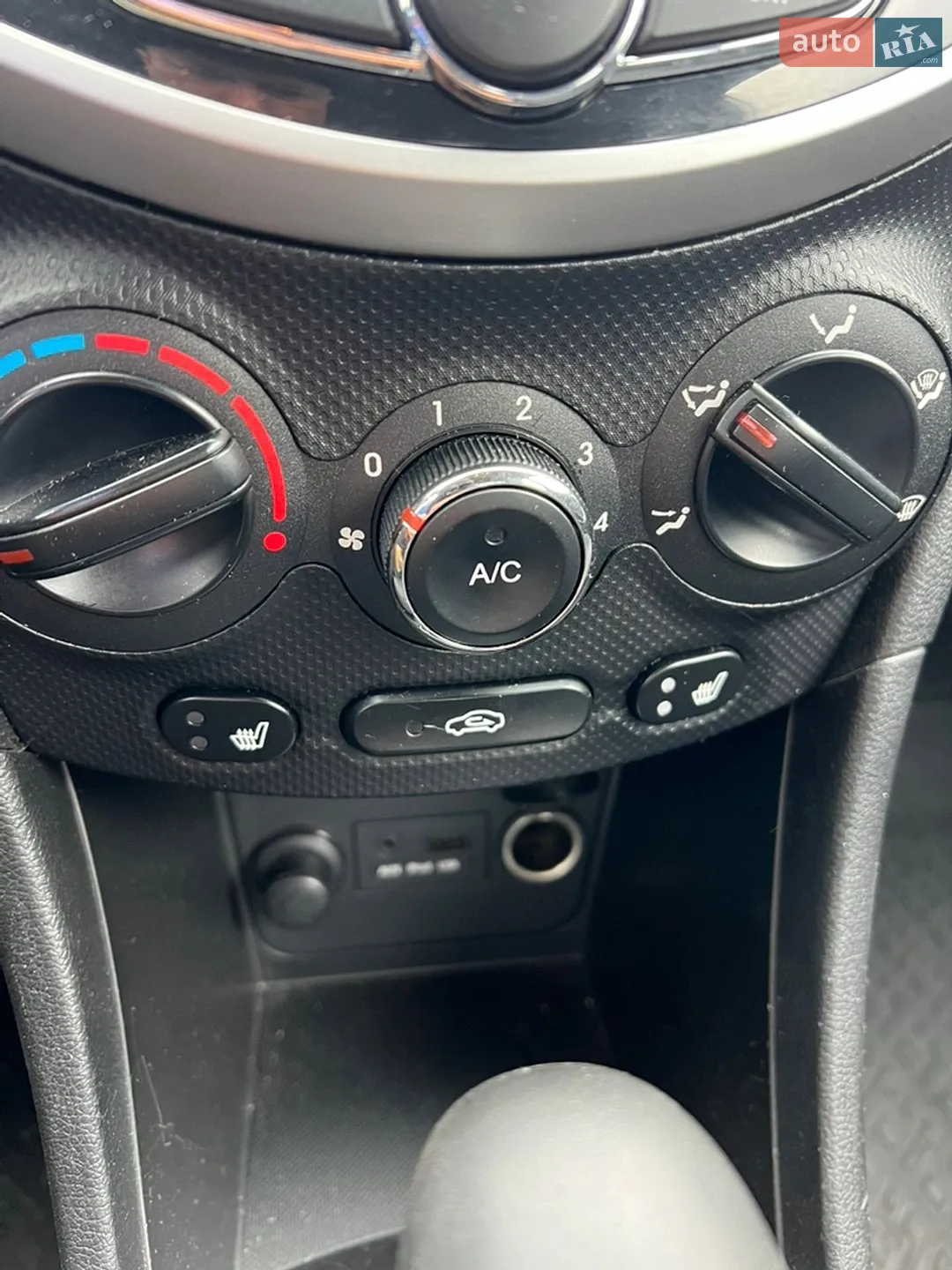 2011 Hyundai Accent - мініатюра 14