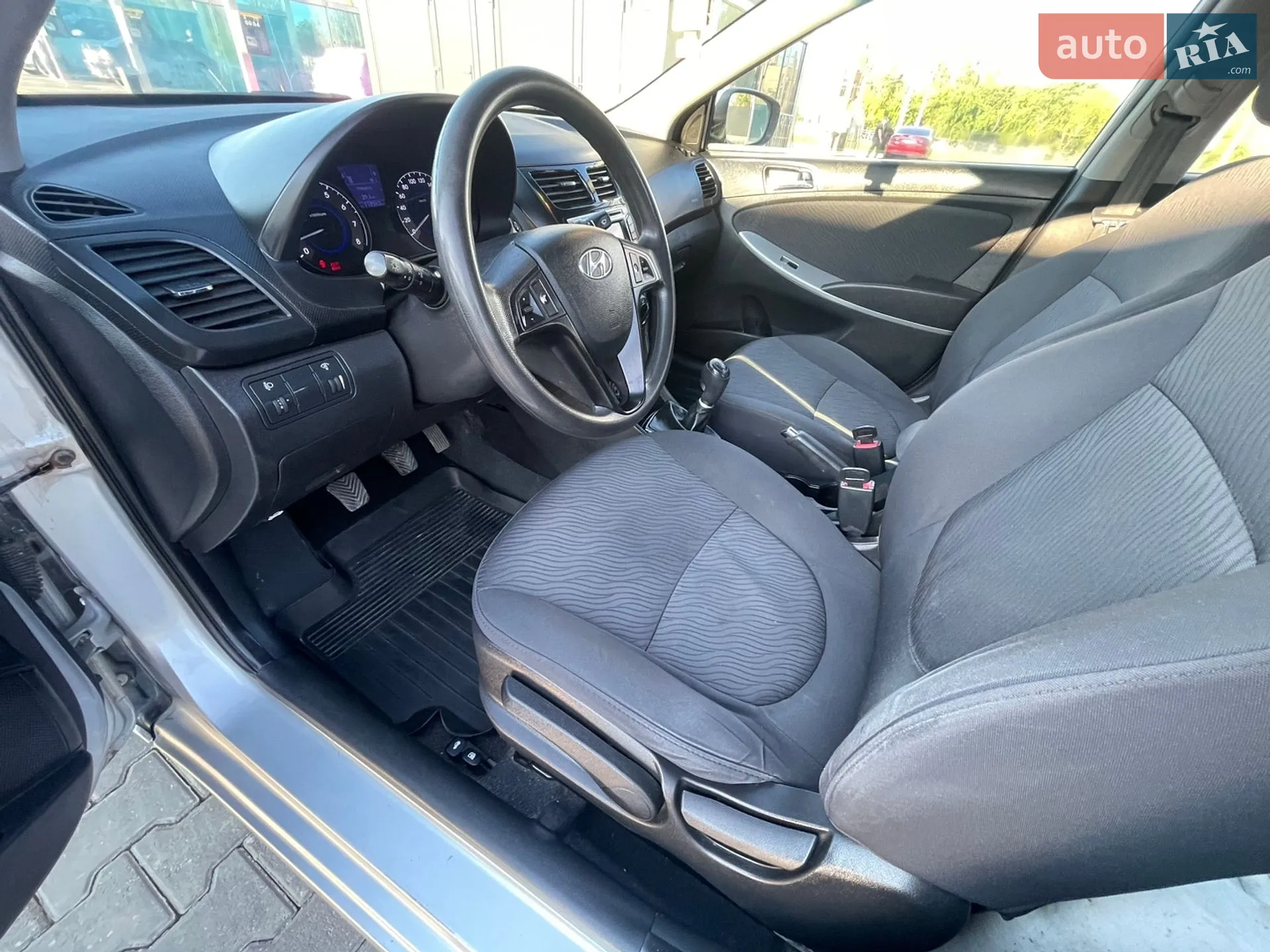 2013 Hyundai Accent - мініатюра 18