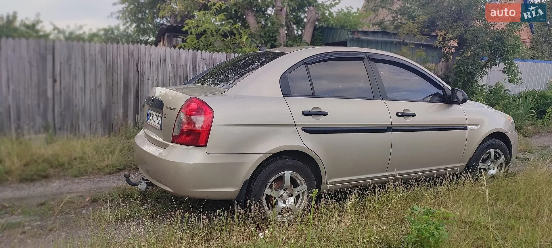 2010 Hyundai Accent - мініатюра 9