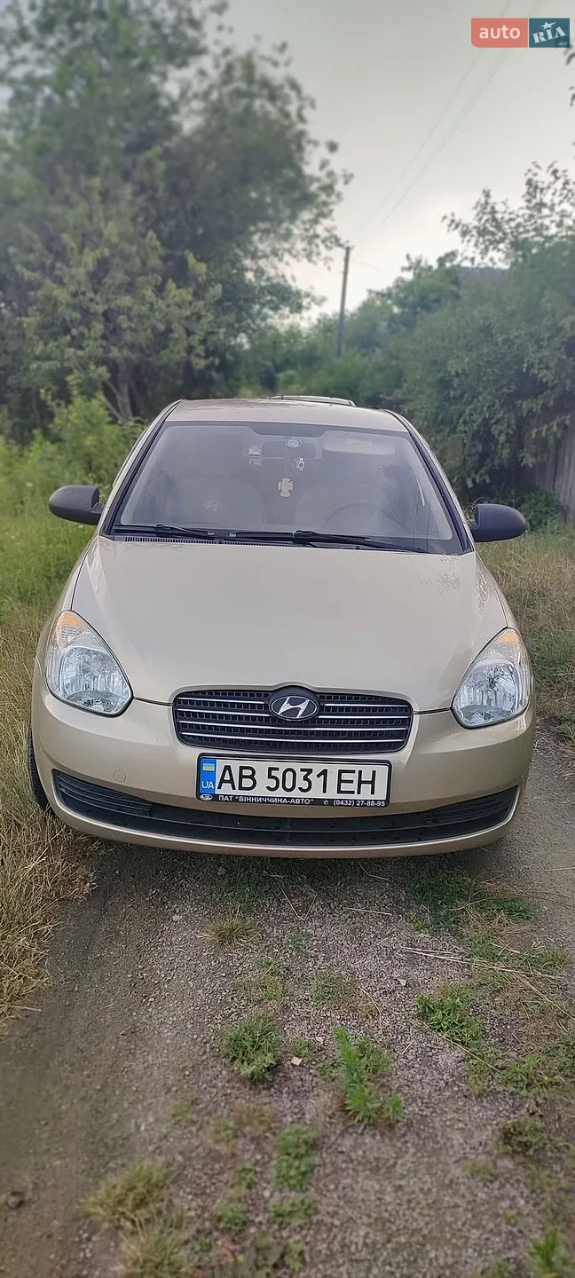 2010 Hyundai Accent - мініатюра 12