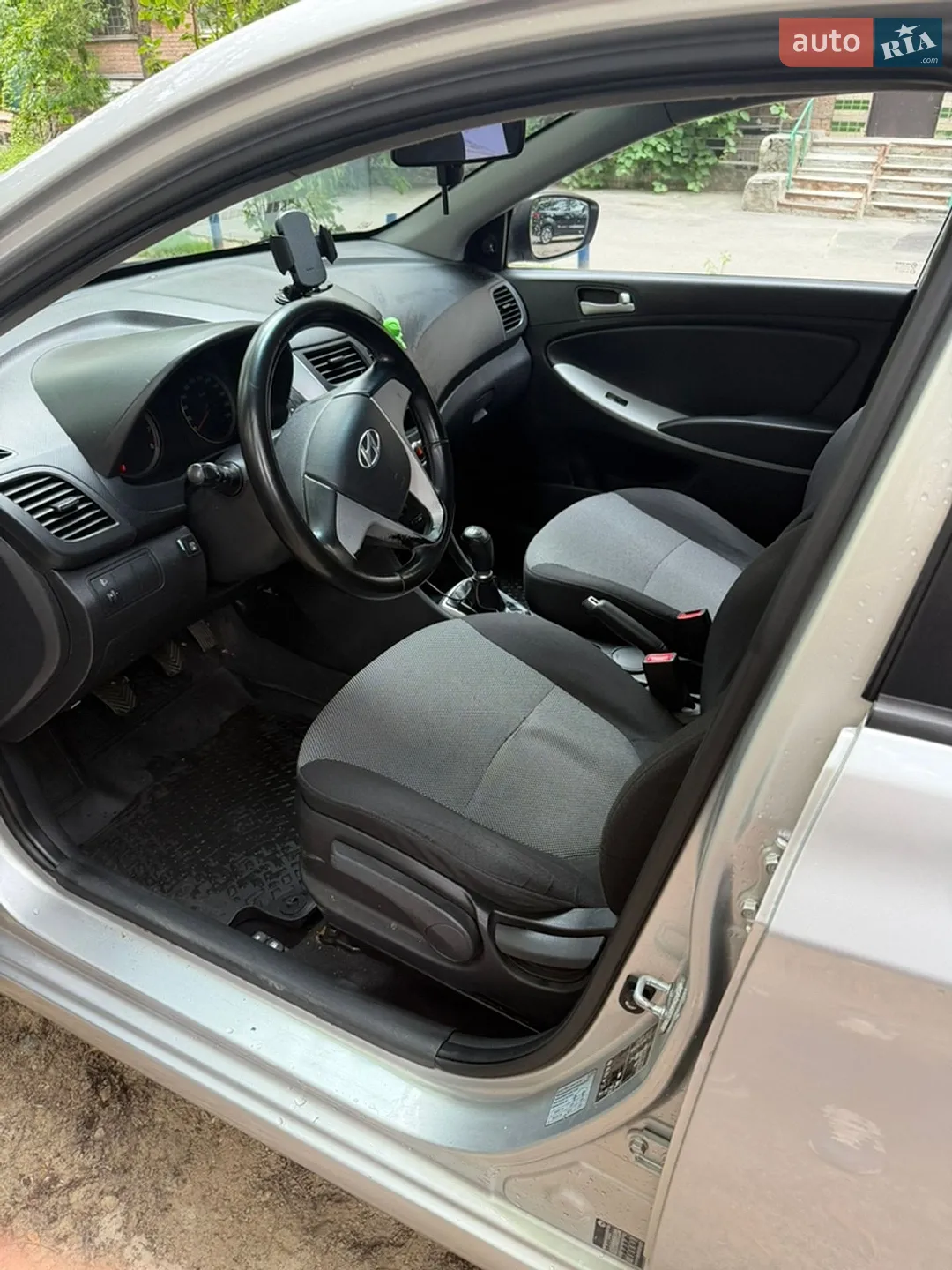 2011 Hyundai Accent - мініатюра 9