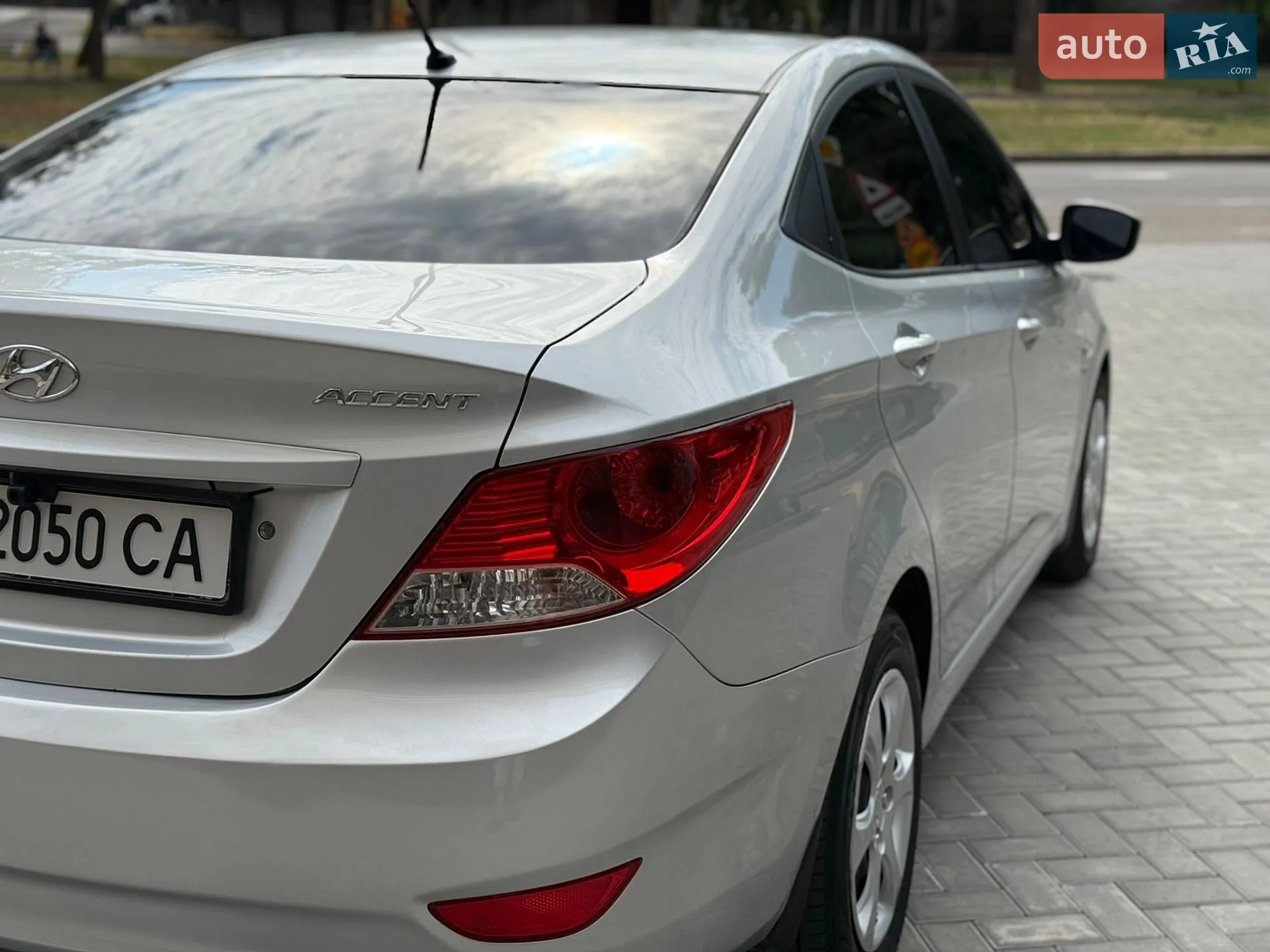 2011 Hyundai Accent - мініатюра 10