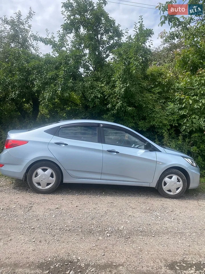 2011 Hyundai Accent - мініатюра 9