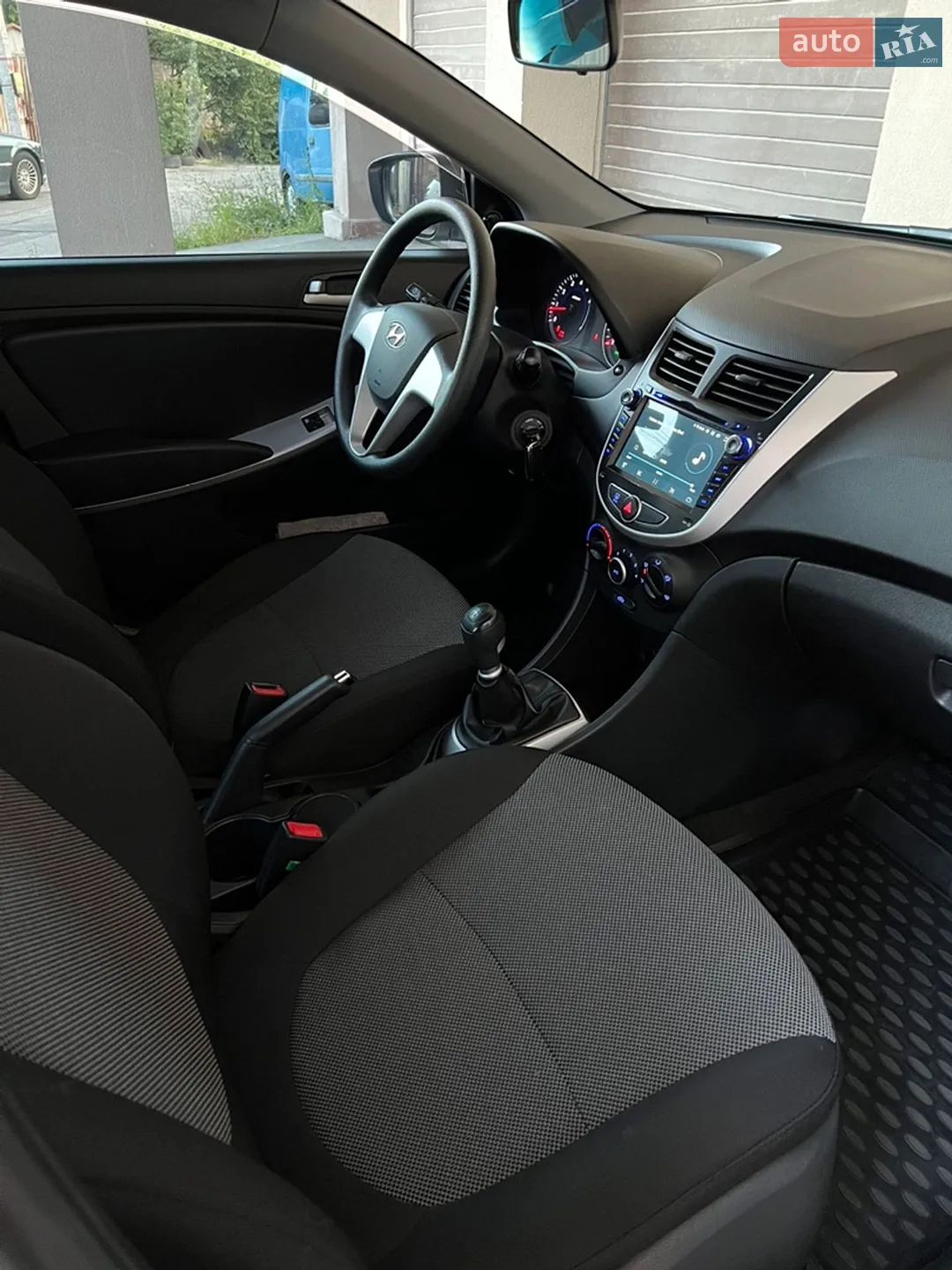 2011 Hyundai Accent - мініатюра 9