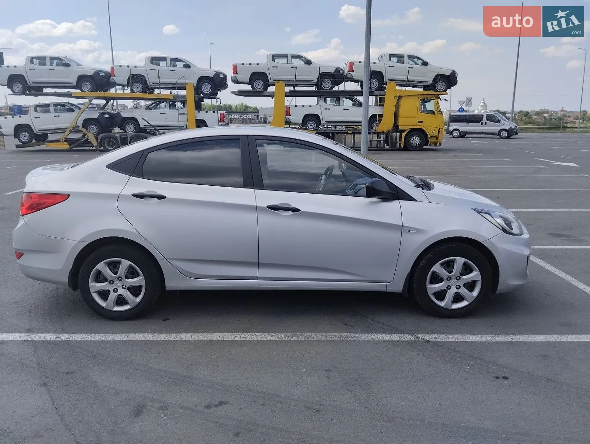 2011 Hyundai Accent - мініатюра 11