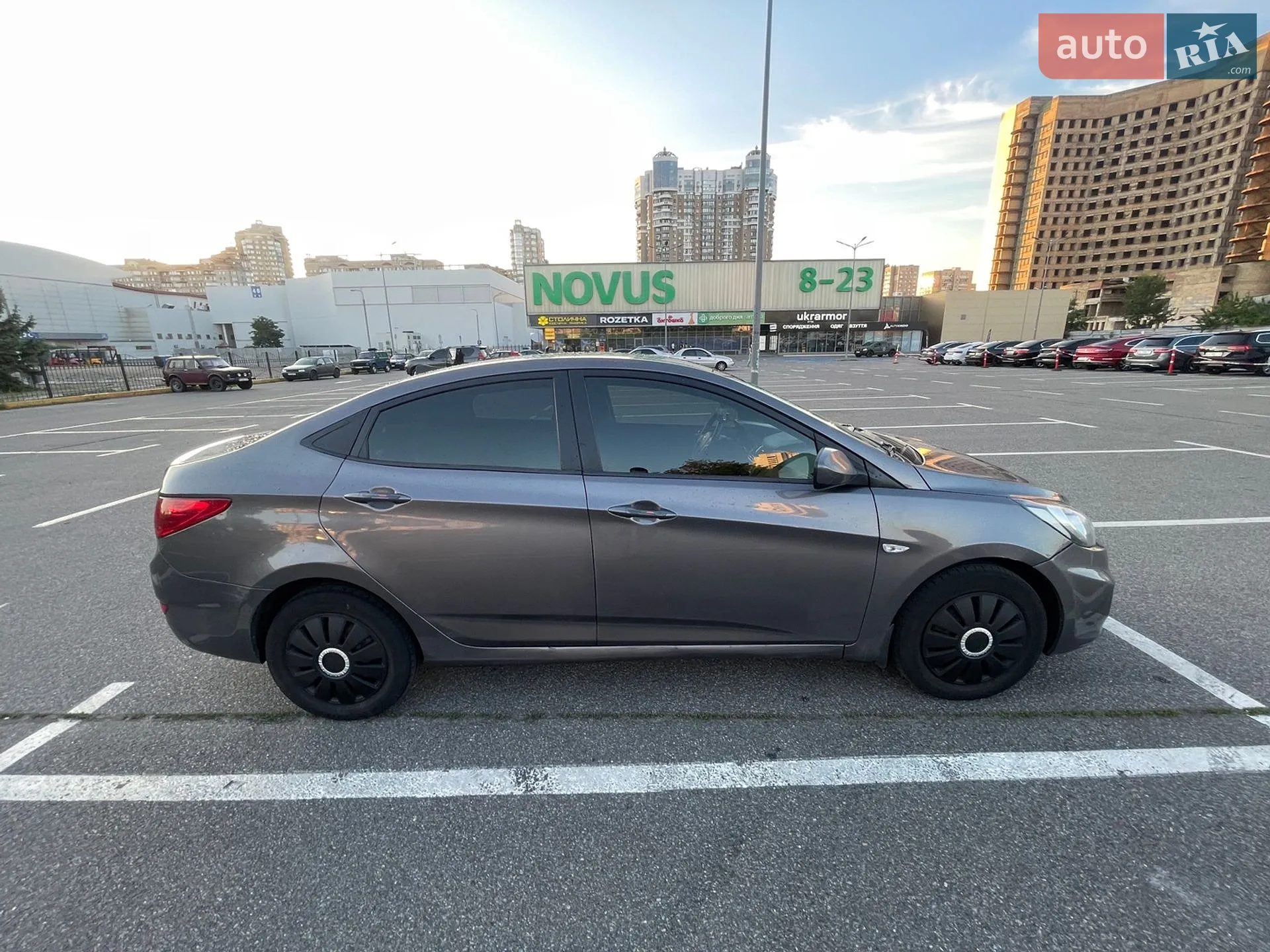 2011 Hyundai Accent - мініатюра 11